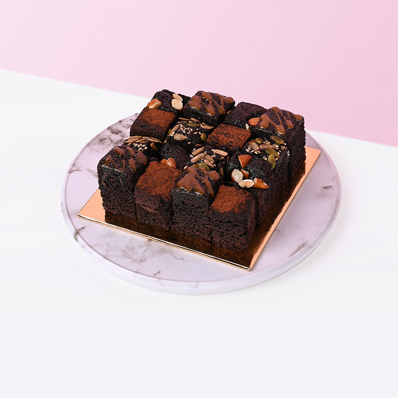 Walnut Brownie Cake | bakehoney.com